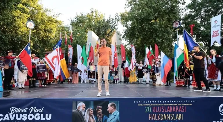 20. Uluslararası Halk Dansları Festivali Denizli’de coşkuyla başladı