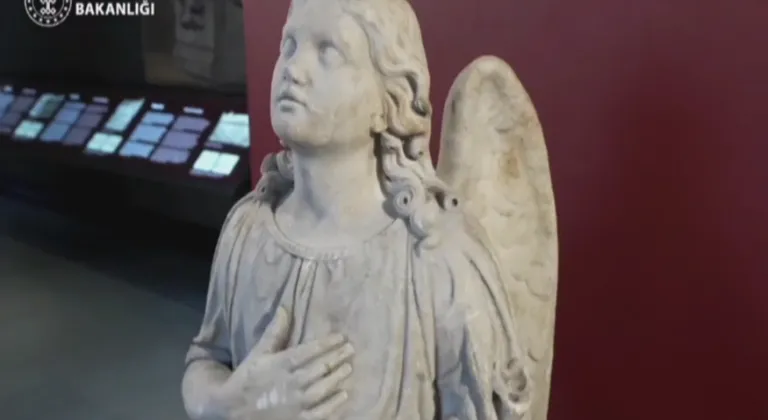 22 yıl sonra gelen iade... “Melek Heykeli” yerine döndü