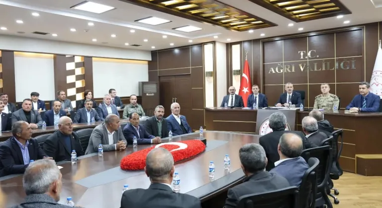Ağrı Vali Bozkurt'tan köylere koordinasyon