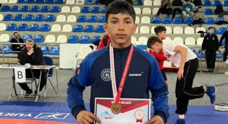 Ağrı'nın gururu Berat Çelik Rize’de şampiyon oldu