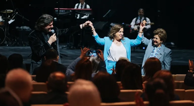 Ahmet Şafak Bakü’de Coşku ve Duygu Dolu Bir Konser Verdi