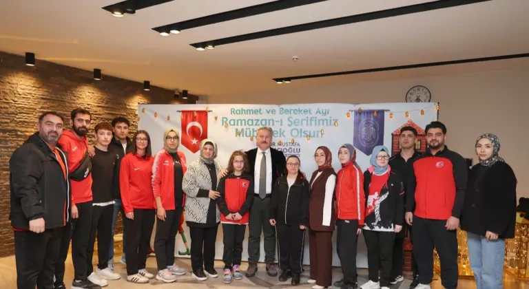 Akıl Küpü'nde iftar buluşması