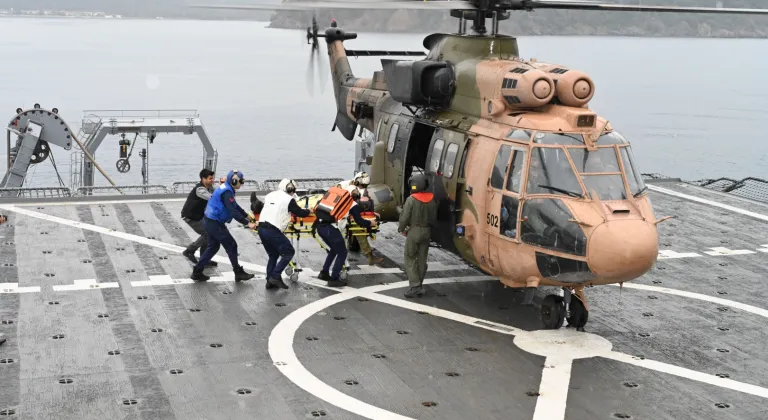 Aksaz’da nefes kesen tatbikat... Denizaltı kurtarma senaryosu gerçeği aratmıyor