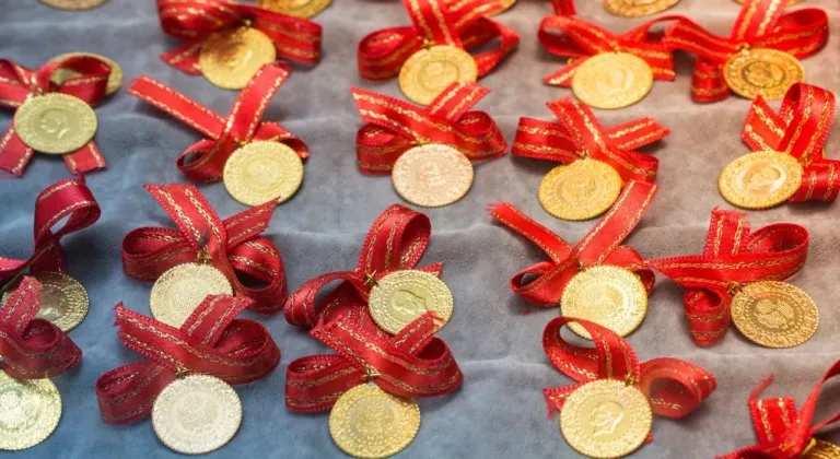 Altın haftaya rekorla başladı: Gram 6.499 TL