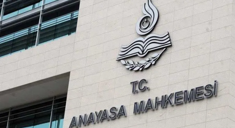 Anayasa Mahkemesi’nden kanuni faizle iade düzenlemesine iptal