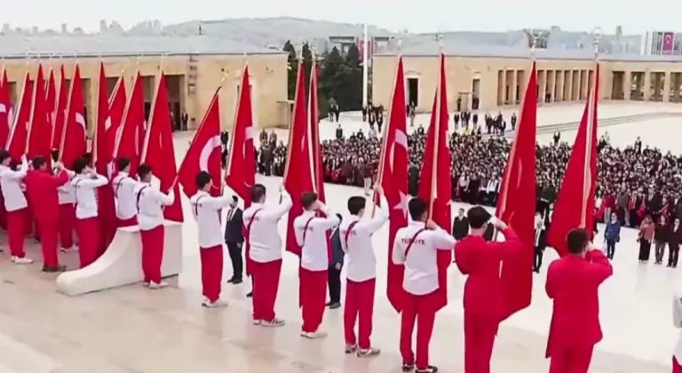 Anıtkabir’de 19 Mayıs töreni... Gençler Anıtkabir'de