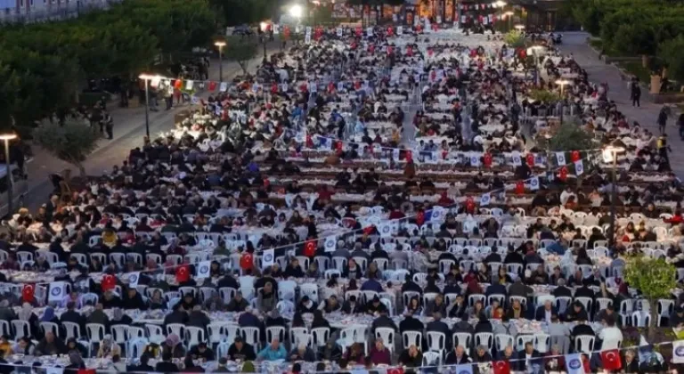 Antalya Demre’de Birlik ve Beraberlik İçin İftar Sofrası Kuruldu!








