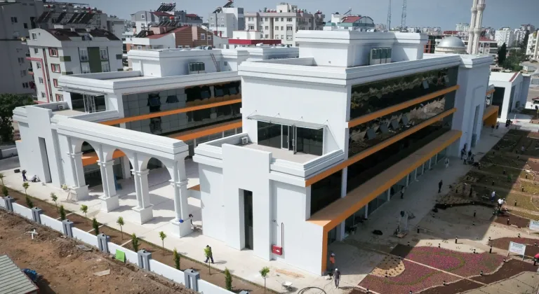 Antalya Muratpaşa’da gençler için yapay zeka ve görsel üretim eğitimi