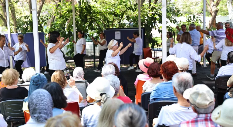 Antalya’da aktif yaşlılar sahne aldı