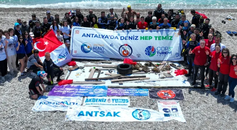 Antalya’da denizden 20 ton atık çıkarıldı