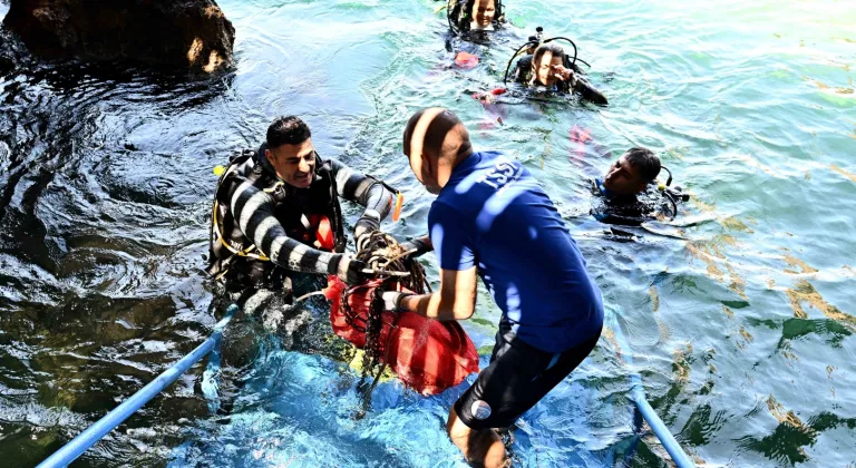 Antalya'da denizden çıkan atıklar sanat eserine dönüşecek