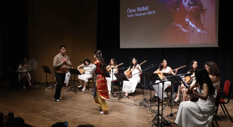 Antalya’da “Kadın Kadına Türküler” geceye damga vurdu