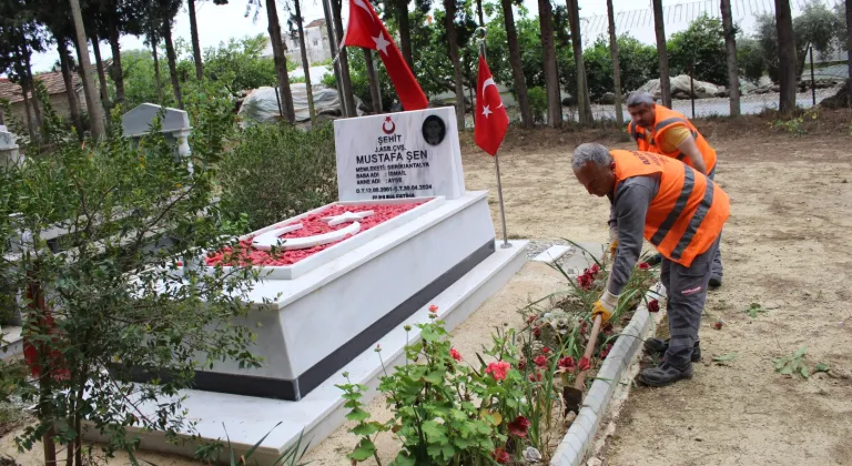 Antalya’da mezarlıklar bayram ziyaretine hazır