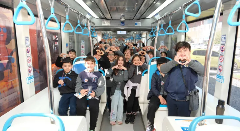 Antalya’da öğrenciler raylı sistemleri keşfetti