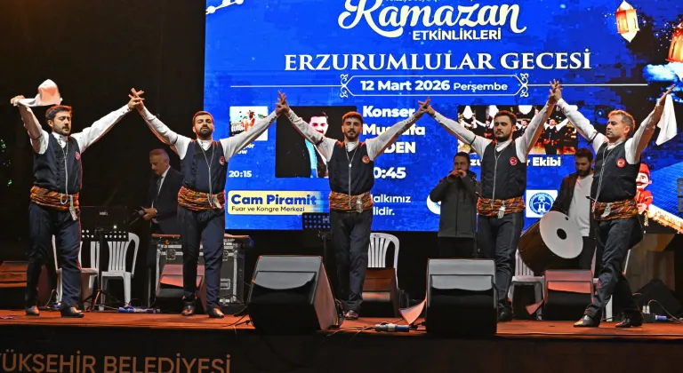 Antalya'da türküler söylendi halaylar çekildi