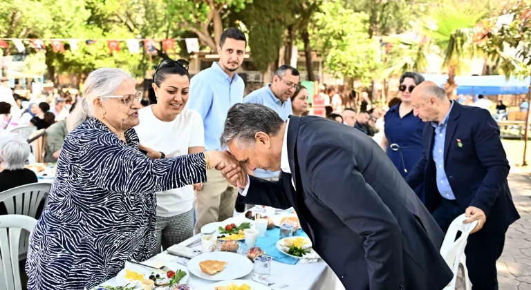 Antalya'da ‘Vatan sağ olsun’ diyen anneler unutulmadı