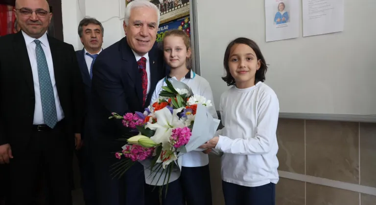 Arkadaşlarına söz verdi, Başkan Bozbey’i sınıfa getirdi