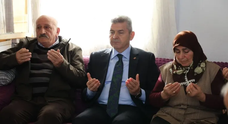 Artvin Valisi Ergün, Ardanuç’ta şehit ailesi ziyaretlerinde bulundu