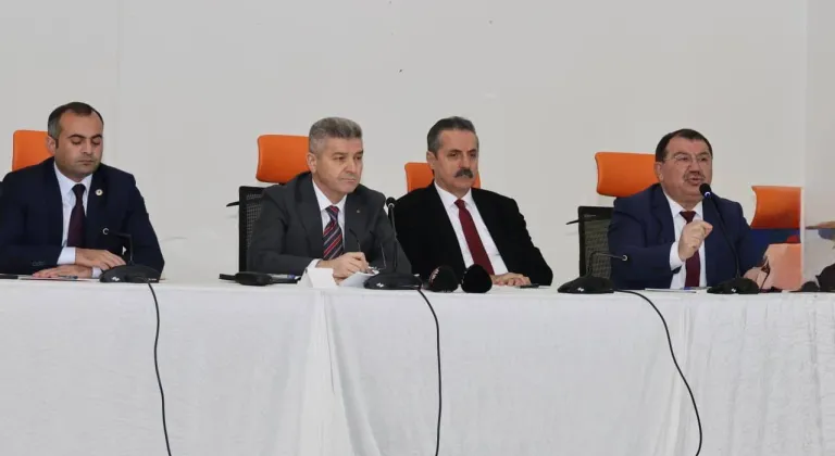 Artvin Valisi Ergün, Şavşatlı muhtarların sorunlarını dinledi