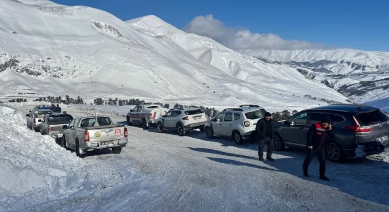Artvin’de çığ altında kalan çoban 3 gündür aranıyor