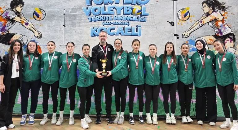 Artvin’den voleybol ’da tarihi başarı