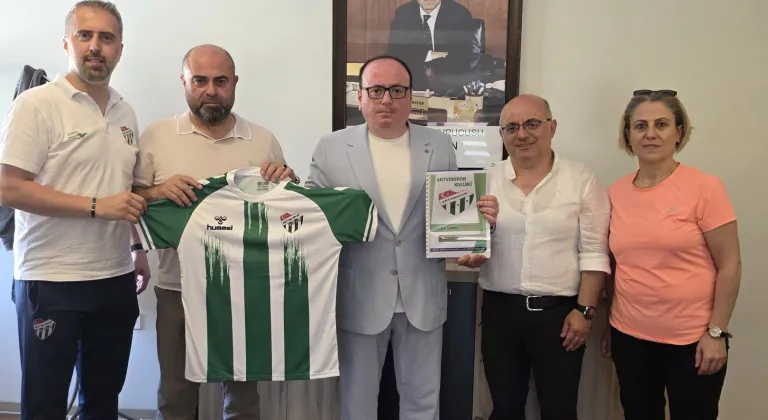 Artvinspor’dan kadın voleybolu için destek turu