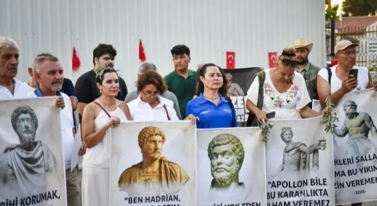 ASSİM Dernekleri Antalya Müzesi İçin Kültür Nöbetinde









