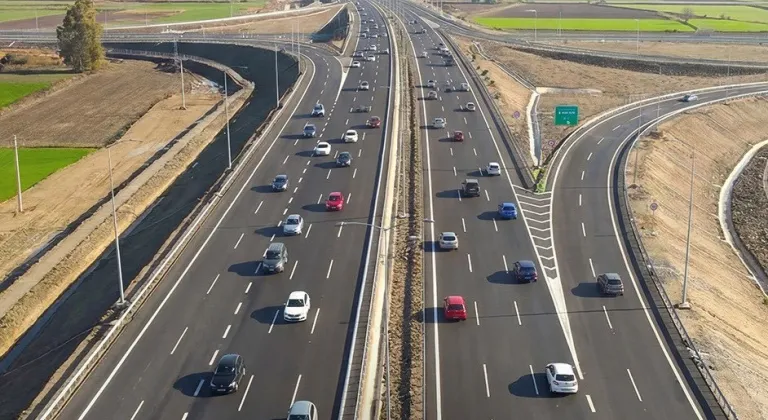 Aydın–Denizli Otoyolu’nda Bayram Yoğunluğu: Günlük Geçiş 22 Bini Geçti