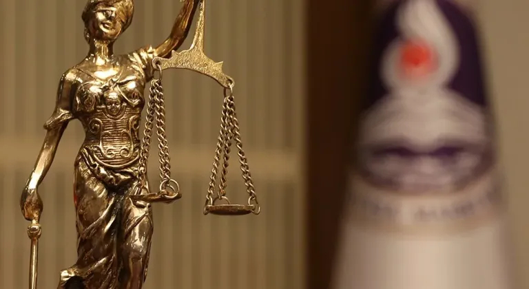 AYM’den Yoksulluk Nafakası Düzenlemesine İptal Kararı