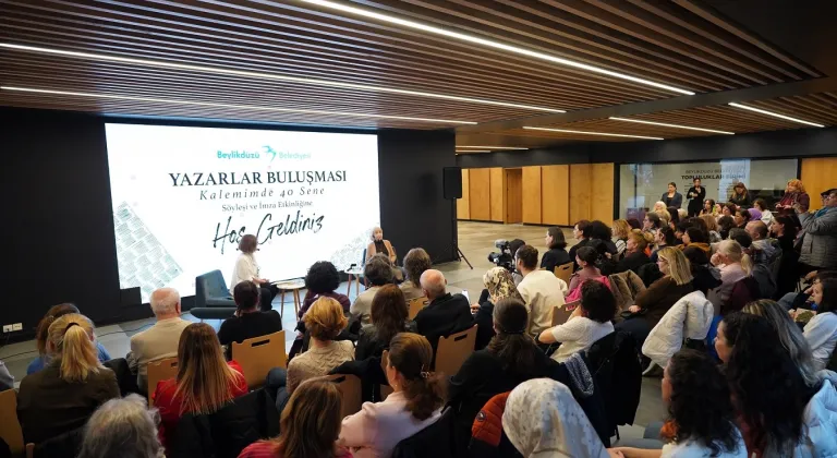 Ayşe Kulin Beylikdüzü'nde okurlarıyla buluştu