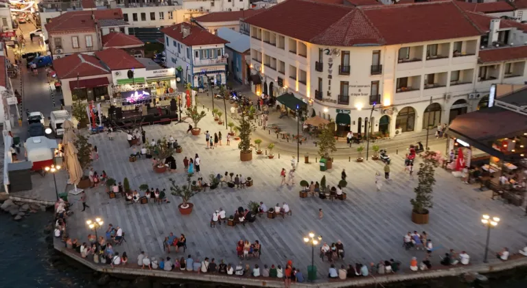 Ayvalık’ta Otopark Alanı Modern Yaşam Merkezine Dönüştü