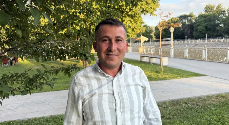 Bacağına yapışan keneyle önce arkadaşının nişanına ardından hastaneye gitti