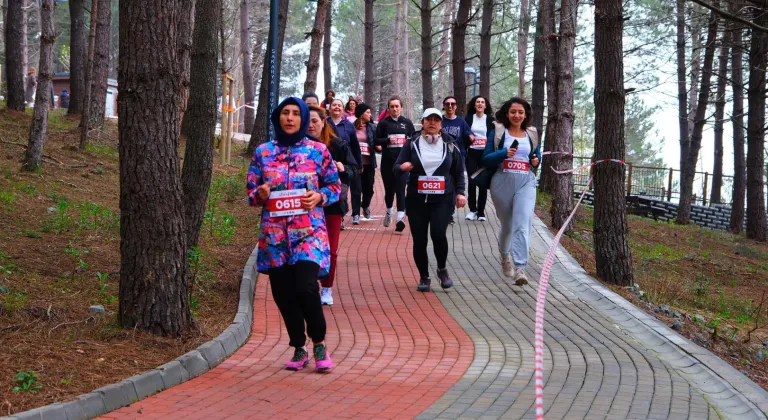 'Bahar Koşusu' Sapanca’da renkli görüntülere sahne oldu