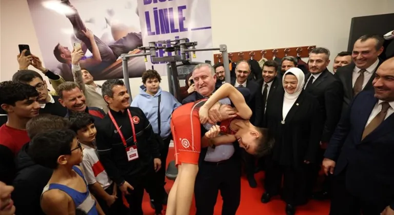 Bakan Bak, çok daha fazla gencimizin spor yapmasını istiyoruz