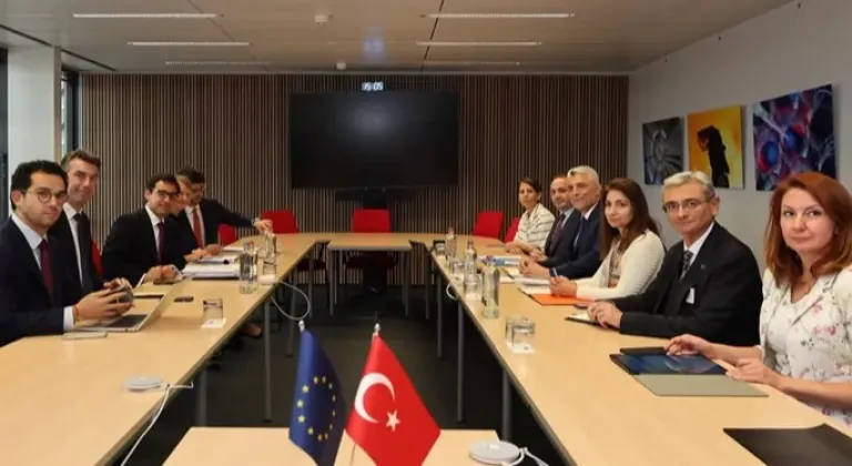 Bakan Bolat, AB Yetkilisi Sejourne ile Türkiye-AB İlişkilerini Görüştü