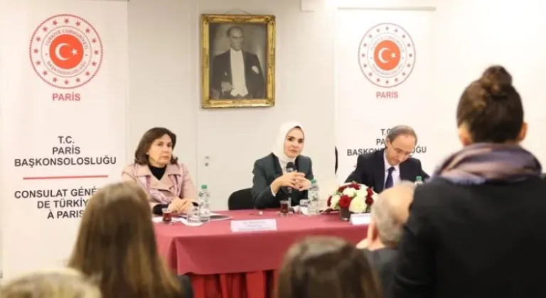 Bakan Göktaş, Paris'te Türk Vatandaşlarıyla Buluştu