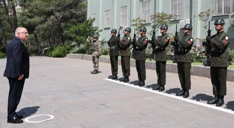 Bakan Güler'den Kahramanmaraş’ta Tugay Komutanlığı'na ziyaret