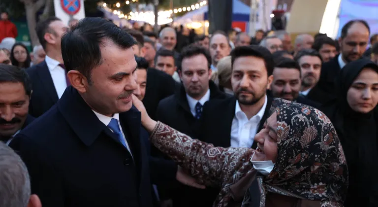 Bakan Kurum sokak iftarında