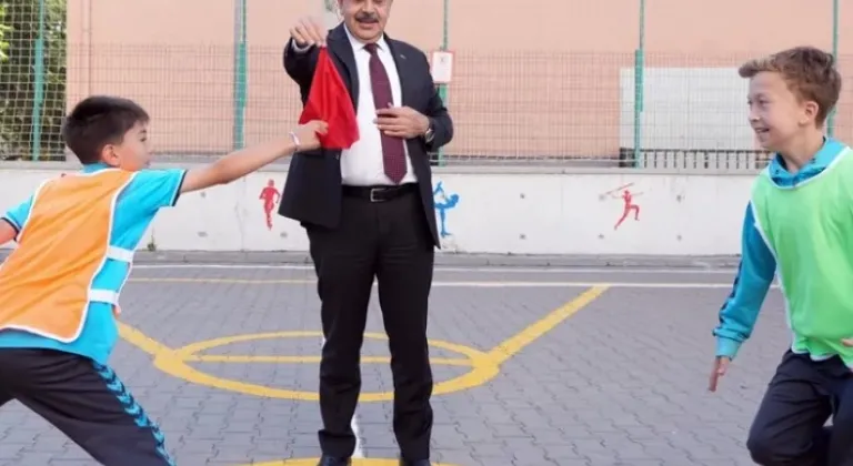 Bakan Tekin’den Karne Öncesi Öğrencilere Moral Desteği









