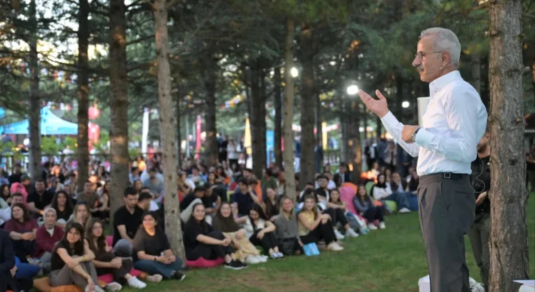 Bakan Uraloğlu, Kariyer Buluşmasında Gençlerle Bir Araya Geldi