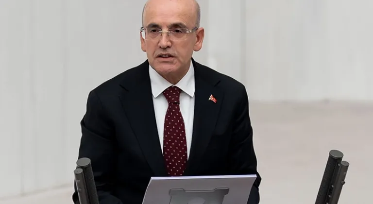 Bakanı Şimşek: Akaryakıttaki artışın vergi yükünü geçici hafifletiyoruz