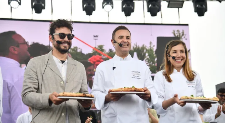 Balıkesir GastroFest’te Ahmet Akın ve Danilo Zanna mutfağa girdi