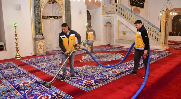 Balıkesir'de cami ve mezarlıklar bayram ziyaretine hazırlanıyor