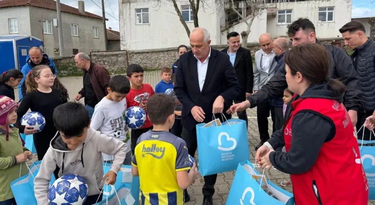 Balıkesir’de kırsaldaki çocuklara 23 Nisan hediyesi