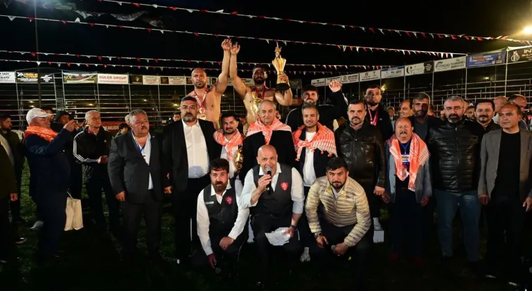 Balıkesirli güreşçi Enes Doğan Kepez’de tarih yazdı