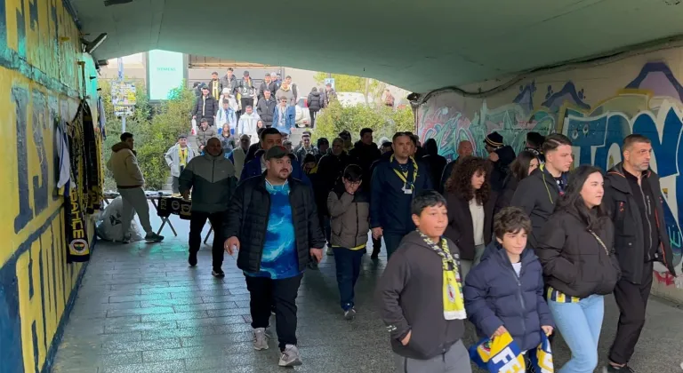 Başkan Akın’dan Sındırgılı depremzede gençlere spor desteği