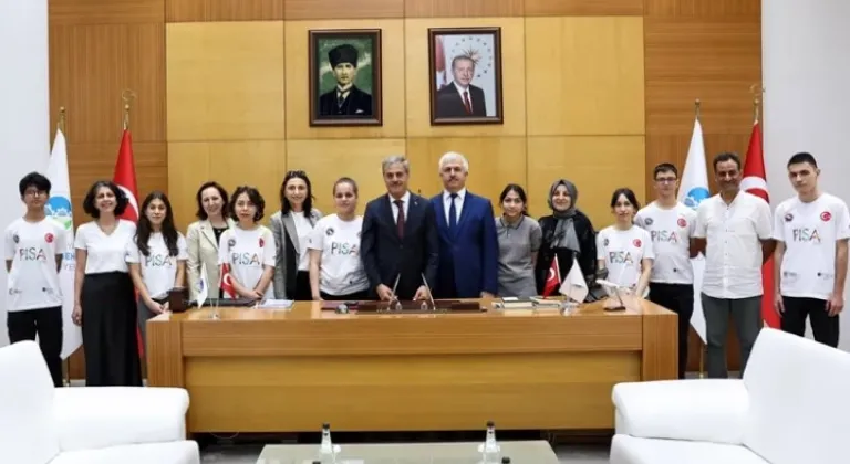 Başkan Alemdar, Figen Sakallıoğlu Anadolu Lisesi’nin Teşekkür Heyetini Kabul Etti