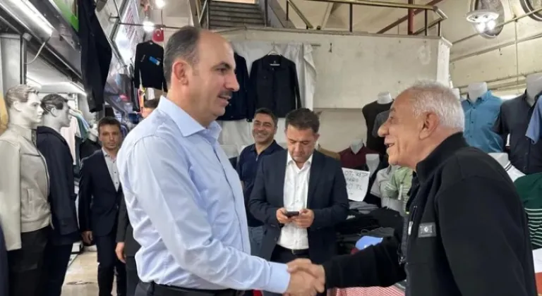 Başkan Altay, Bayram Alışverişi Yapanlarla Bir Araya Geldi


