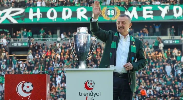 Başkan Büyükakın'dan Kocaelispor’a 60. yıl mesajı