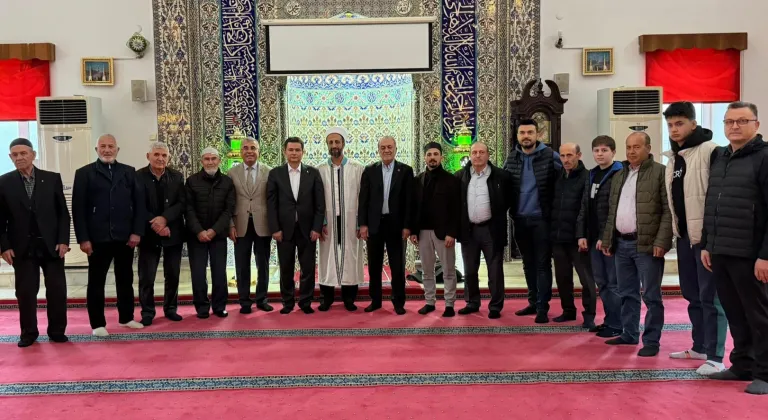 Başkan Erkan Aydın vatandaşlarla bayramlaştı